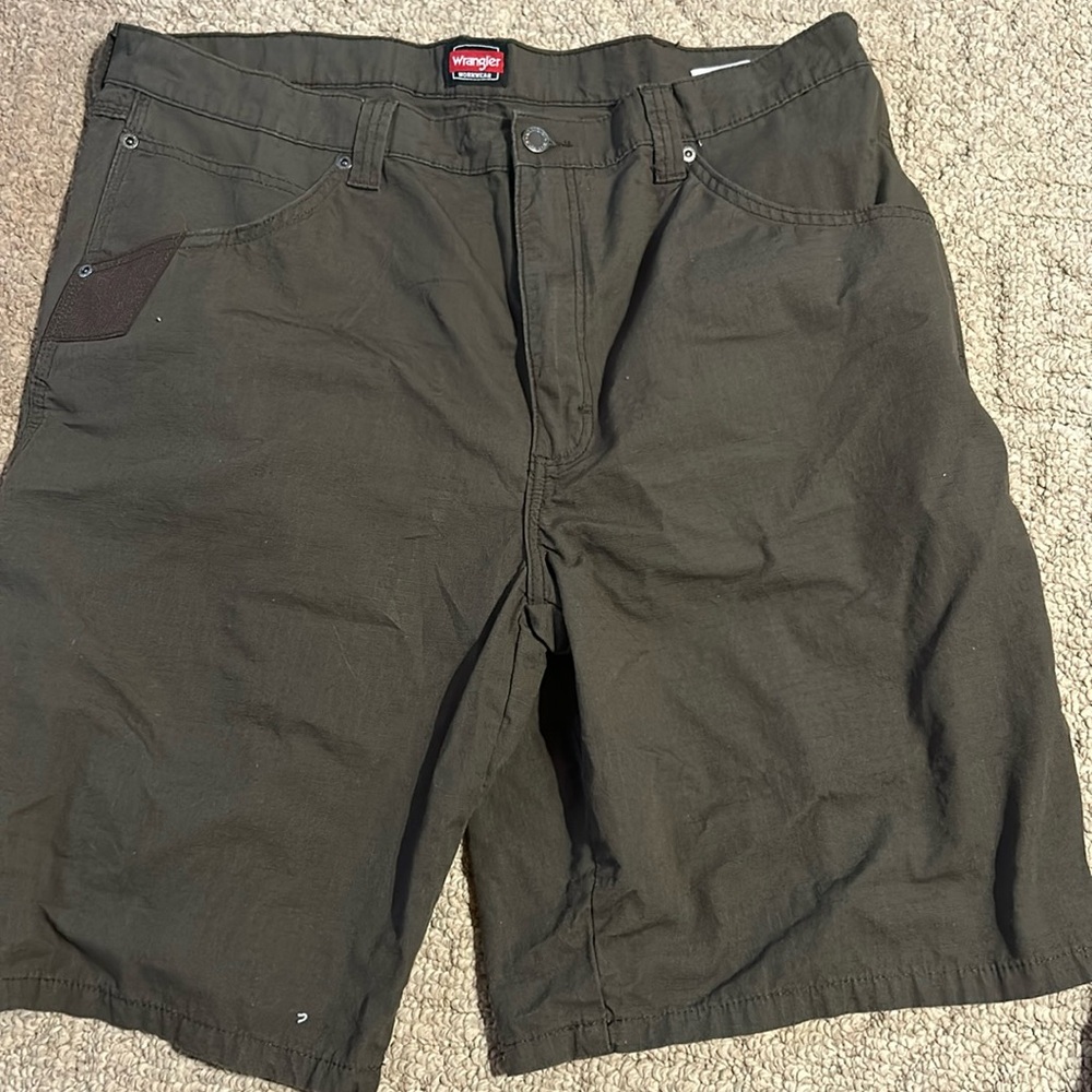 Wrangler workwear shorts size 38
